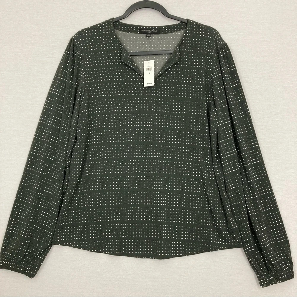 New Banana Republic Dark Green Polka Dot V Neck Stretch Pullover Top Medium